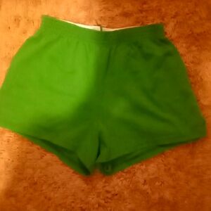 Shorts small green